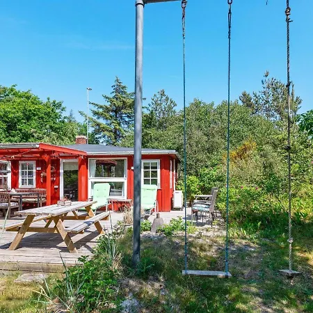 Seaside Charm Near Town-by Traum ブロックフス